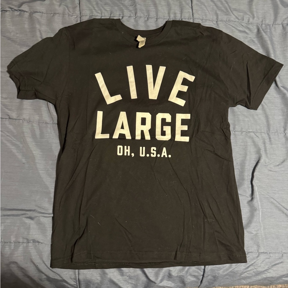 Black 'Live Large' Graphic T-Shirt